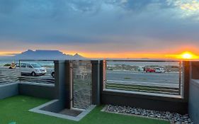 Seacrest Luxury Beachfront Apartment - Blouberg Beach